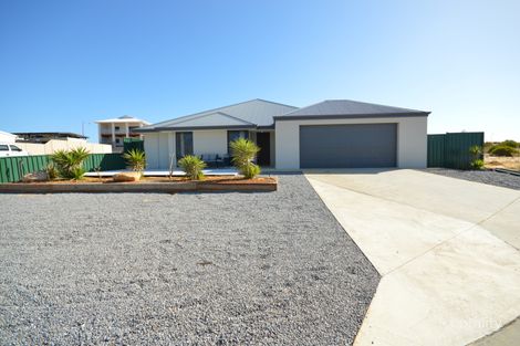 11 Boronia Cct, Kalbarri, WA 6536