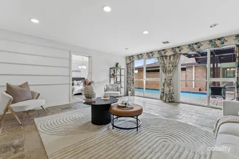 Property photo of 1 Bromley Close Ferntree Gully VIC 3156