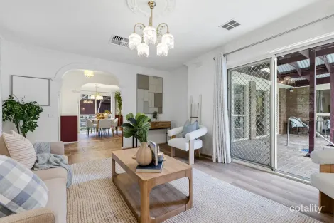 Property photo of 1 Bromley Close Ferntree Gully VIC 3156