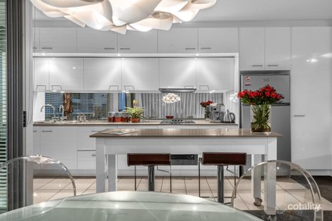 Property photo of 48/89 Lambert Street Kangaroo Point QLD 4169