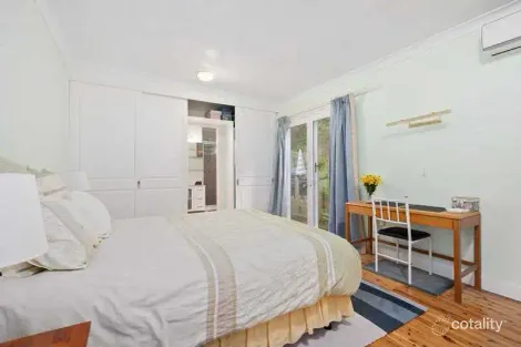 Property photo of 20 Araluen Avenue Mount Kembla NSW 2526