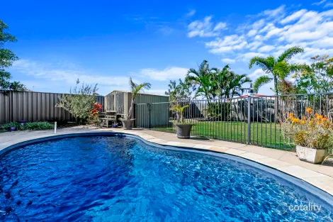 95 MARTIN ST, POINT VERNON, QLD 4655