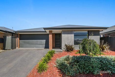 Property photo of 12 Lanthorn Crescent Cranbourne East VIC 3977