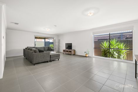 Property photo of 12 Lanthorn Crescent Cranbourne East VIC 3977