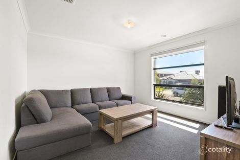 Property photo of 12 Lanthorn Crescent Cranbourne East VIC 3977
