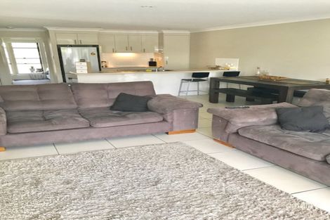Property photo of 1/84 Wunburra Circle Pacific Pines QLD 4211