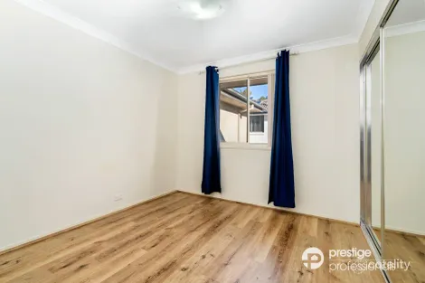 Property photo of 1 Hamlin Circuit Holsworthy NSW 2173