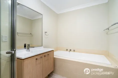 Property photo of 1 Hamlin Circuit Holsworthy NSW 2173