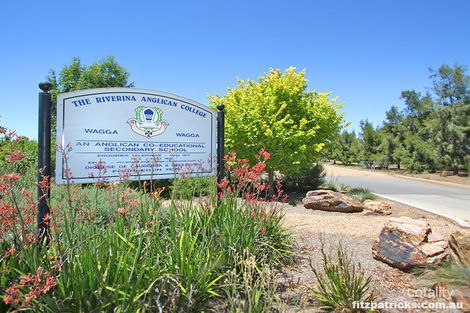 Property photo of 5 Phar Lap Place Boorooma NSW 2650