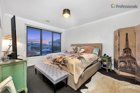 Property photo of 14 Redshift Avenue Fraser Rise VIC 3336