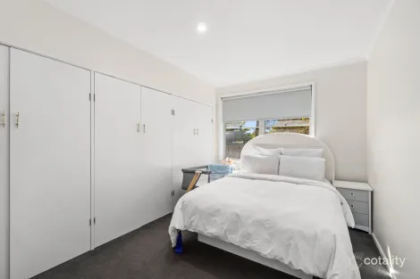 Property photo of 22 Overend Crescent Sale VIC 3850