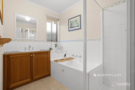 Property photo of 62 Jarryd Crescent Berwick VIC 3806