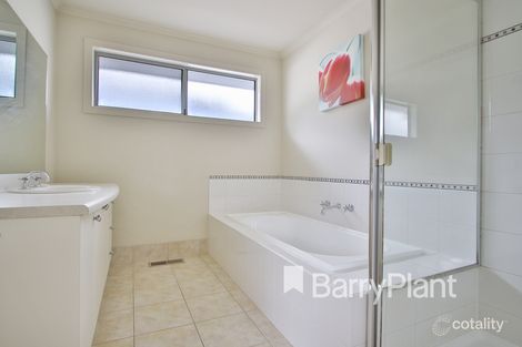 Property photo of 8 Jade Circuit Burwood East VIC 3151
