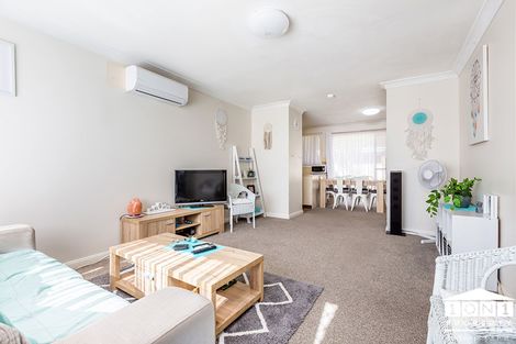Property photo of 2/28 Emily Street Marks Point NSW 2280
