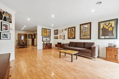 Property photo of 30 Oberon Drive Carrum Downs VIC 3201