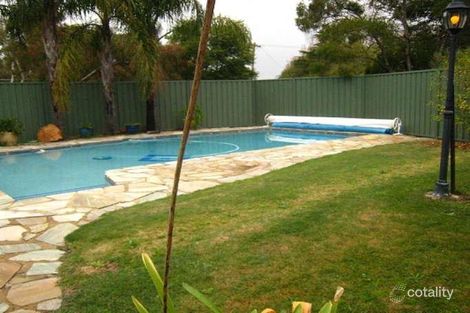 4 Fletcher Rd, Lesmurdie, WA 6076