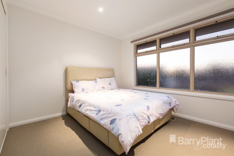 Property photo of 2/12 Tandara Avenue Doncaster VIC 3108