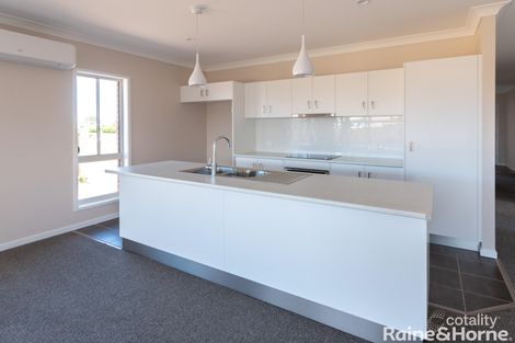 Property photo of 10 Dawson Avenue Thabeban QLD 4670