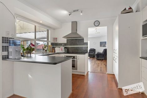 Property photo of 9 Candlebark Close Hampton Park VIC 3976