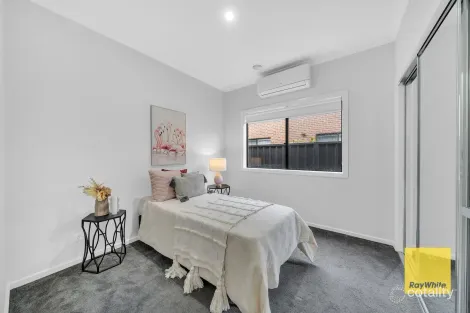 Property photo of 17 Decoco Road Rockbank VIC 3335