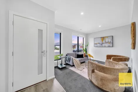 Property photo of 17 Decoco Road Rockbank VIC 3335