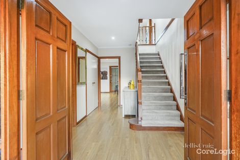 Property photo of 16 Huntingfield Drive Doncaster East VIC 3109