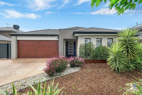 Property photo of 8 Lemongrass Circuit Point Cook VIC 3030