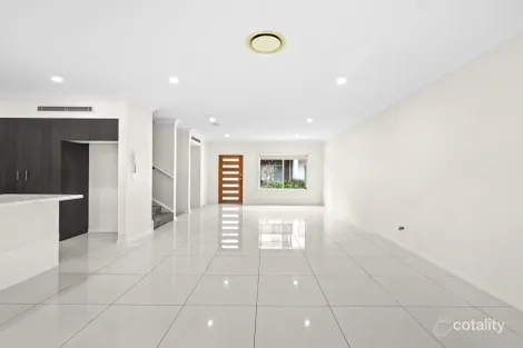 Property photo of 33/10 Old Glenfield Road Casula NSW 2170