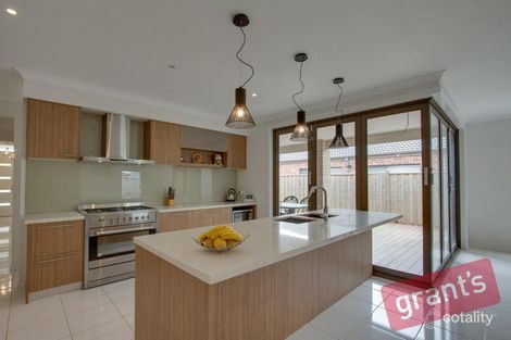 Property photo of 8 Celsius Drive Cranbourne North VIC 3977