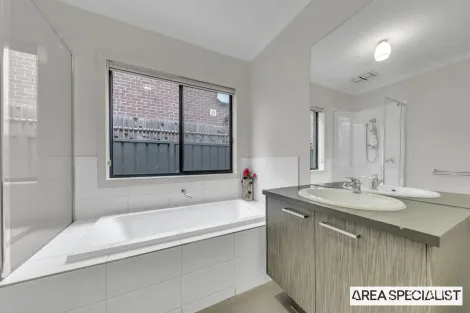 Property photo of 46 Capricornus Crescent Tarneit VIC 3029
