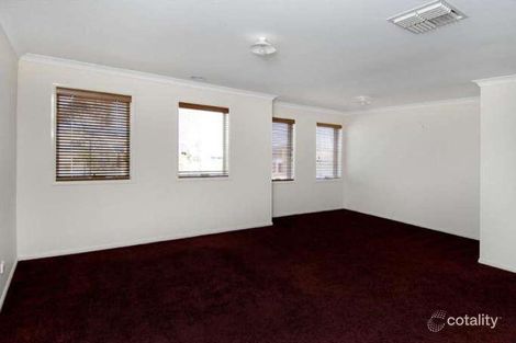 Property photo of 2 Kemp Green Caroline Springs VIC 3023