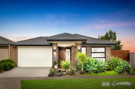 10 Seagrass Cres, Point Cook, VIC 3030