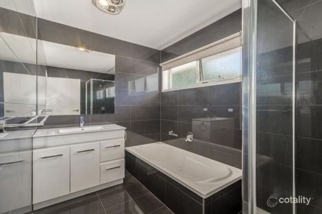 Property photo of 2/34 Hamel Street Box Hill South VIC 3128