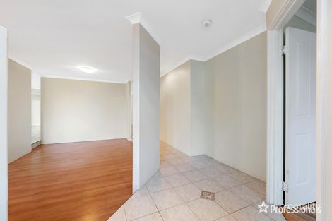 Property photo of 25 Denfield Rise Carramar WA 6031