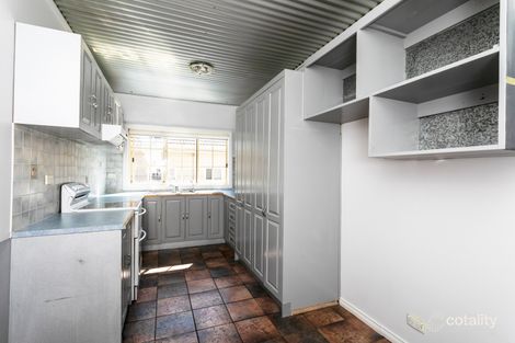 Property photo of 15 Devonshire Crescent Oak Flats NSW 2529