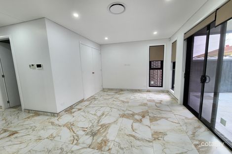 Property photo of 2B Amalfi Street Lurnea NSW 2170