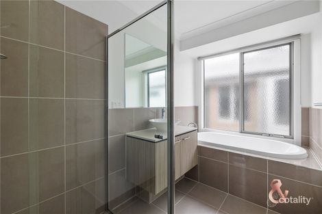 Property photo of 21 Bathurst Lane Doreen VIC 3754