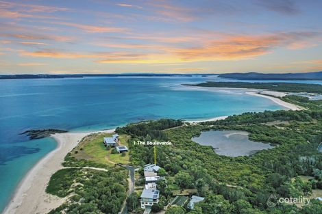 Property photo of 1 The Boulevarde Hawks Nest NSW 2324