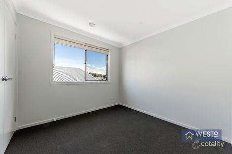 Property photo of 6 Cowley Court Canadian VIC 3350