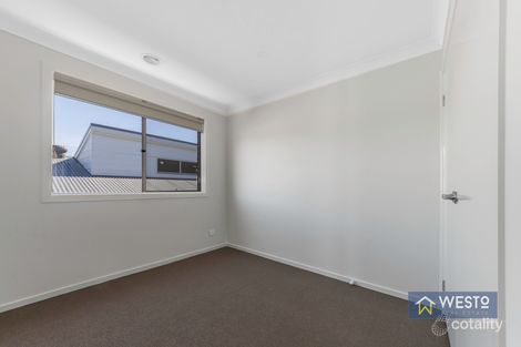 Property photo of 6 Cowley Court Canadian VIC 3350