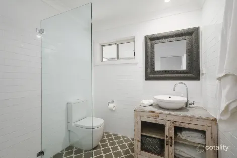 Property photo of 28 Warren Avenue Avoca Beach NSW 2251