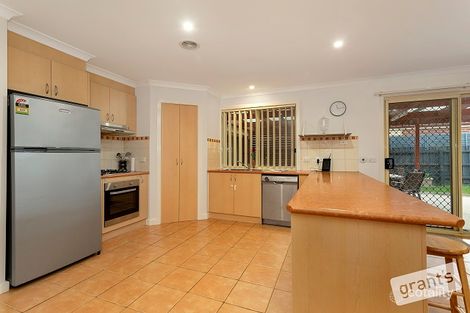 Property photo of 11 Fenton Place Narre Warren South VIC 3805