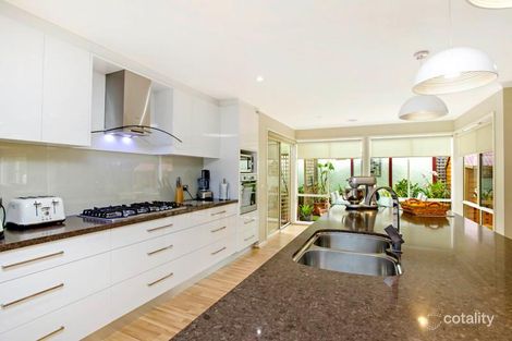 Property photo of 10 Rushcutters Place Taylors Hill VIC 3037