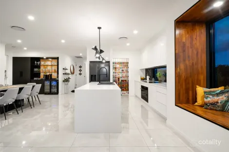 Property photo of 2 Therese Circuit Augustine Heights QLD 4300