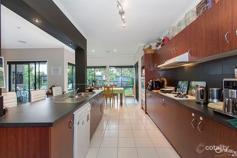 Property photo of 9 McIlwraith Court Berwick VIC 3806