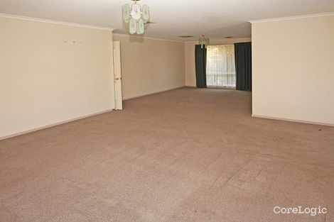 Property photo of 8 Fig Court Cranbourne North VIC 3977