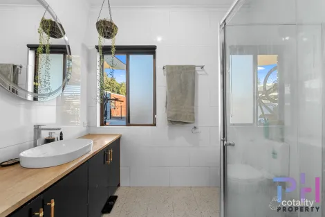 Property photo of 70 Aspinall Street Golden Square VIC 3555