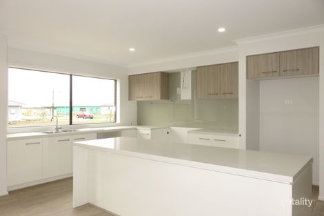 Property photo of 45 Grovedon Circuit Donnybrook VIC 3064