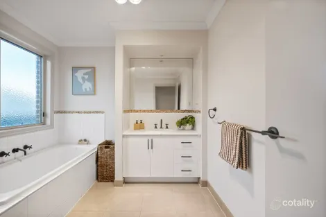 Property photo of 63 Whistler Drive Berwick VIC 3806