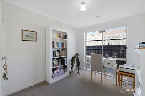 Property photo of 6 Clifford Drive Drouin VIC 3818